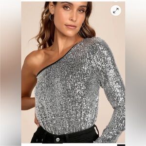 Lulu’s One Shoulder Silver Sequin Body Suit NWT large